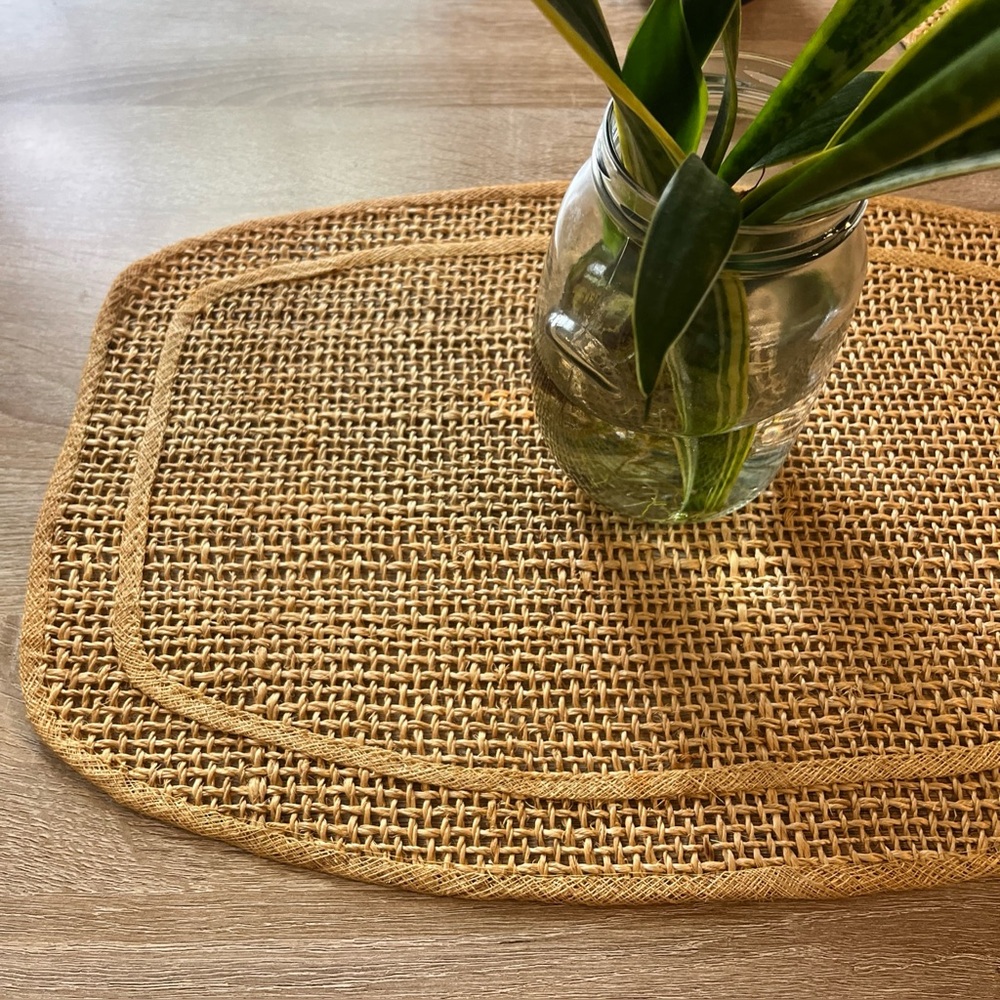 Vintage Albaca Fiber Set of 4 Woven Tan Placemats - Picture 3 of 7